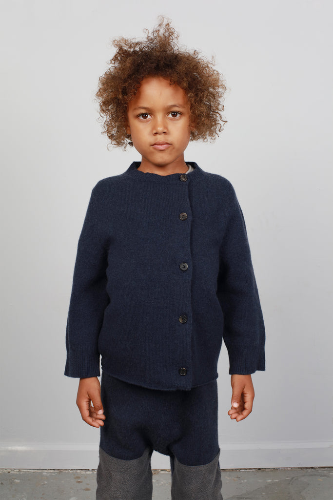 N°3 OFF-CENTER HORN BUTTONED CARDIGAN